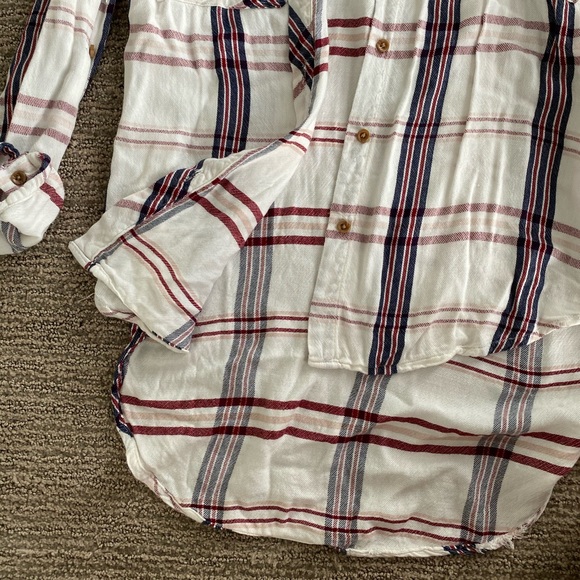 LIKE NEW Design Lab Flannel Button Down - Picture 5 of 7